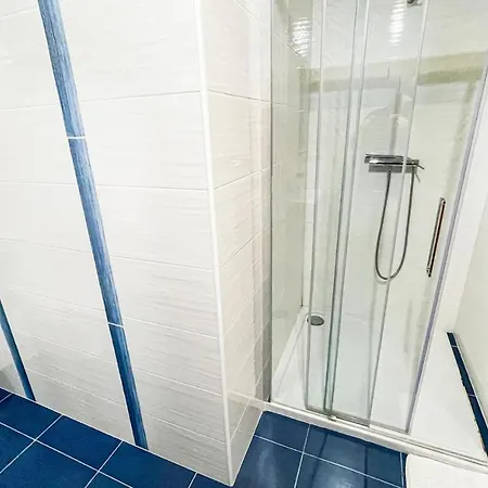Gorgeous In With Kitchen Apartment Estepona