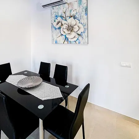 Gorgeous In With Kitchen Apartment *
